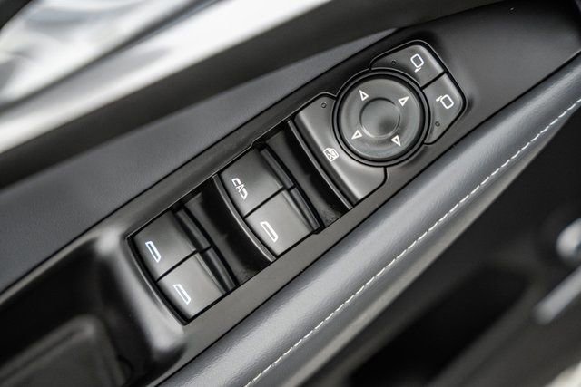 Used 2020 Buick Enclave Essence image 40