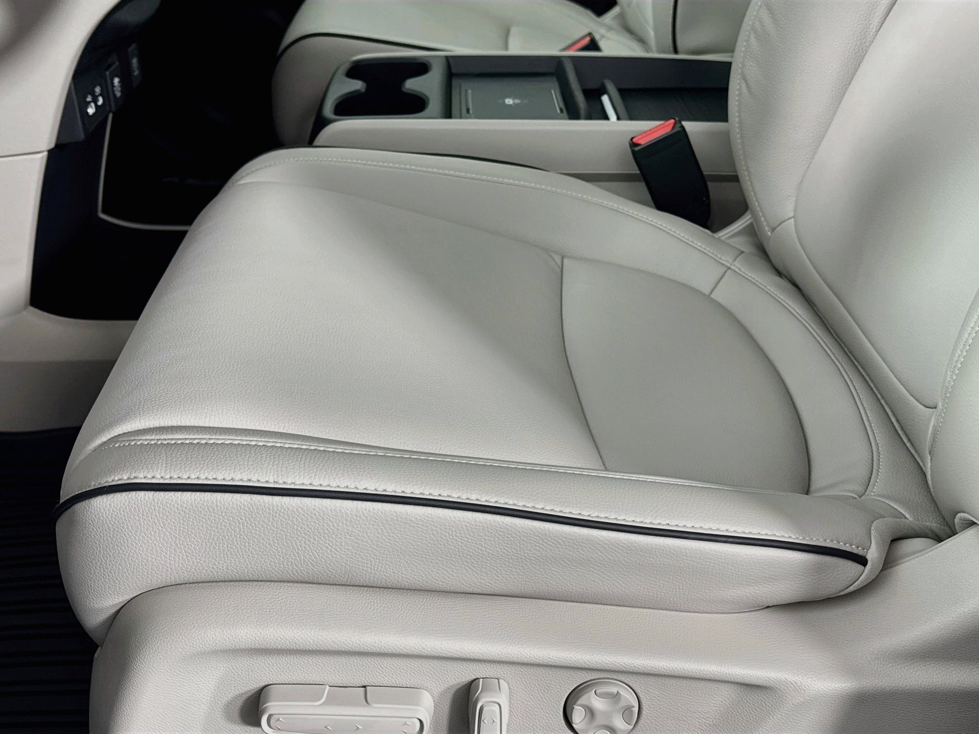 New 2027 Honda Odyssey Touring image 19