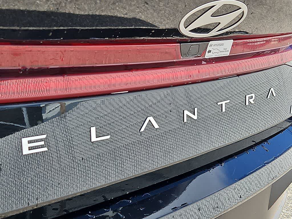 Used 2025 Hyundai Elantra Limited FWD image 34