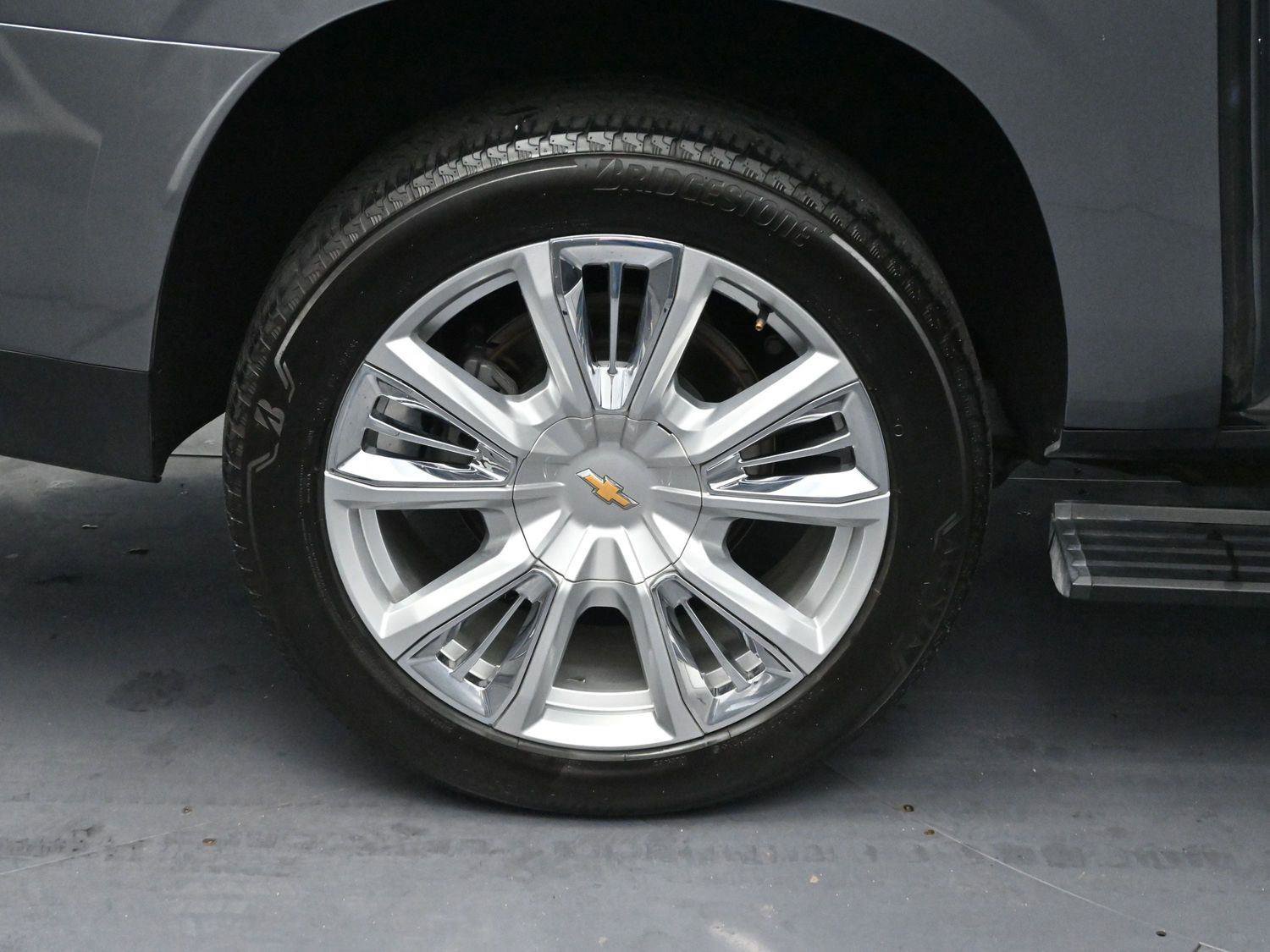 Used 2022 Chevrolet Suburban High Country image 41