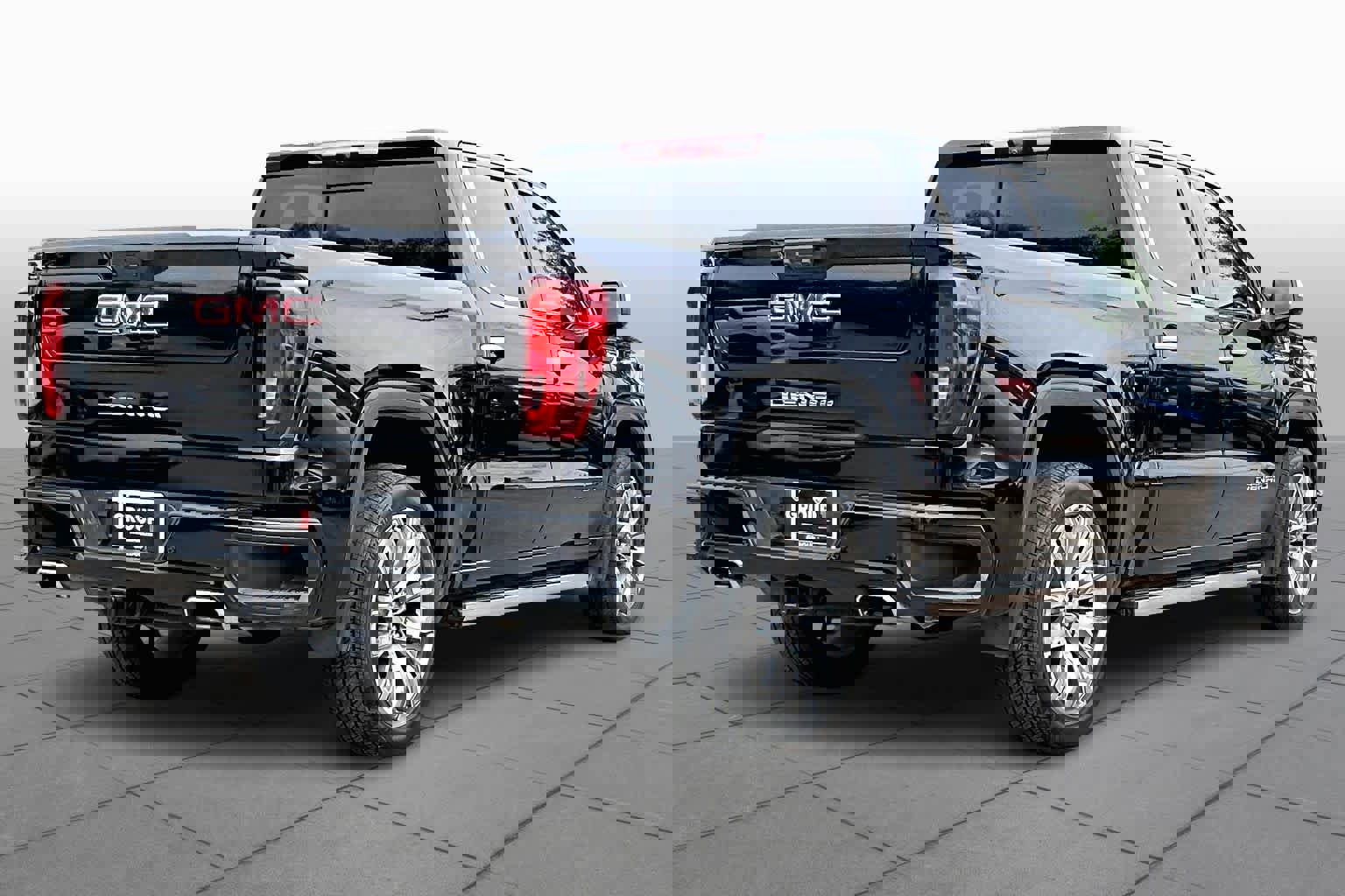 Used 2023 GMC Sierra 1500 Denali w/ Denali Reserve Package AWD/4WD image 13