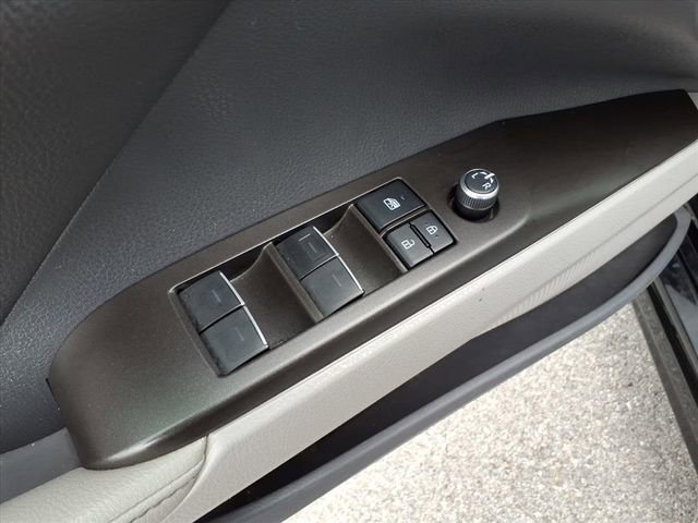 Used 2022 Toyota Camry XSE w/ Navigation Package image 28