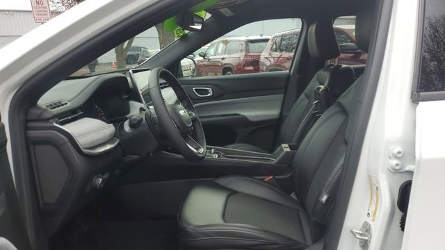 Certified 2024 Jeep Compass Latitude image 4