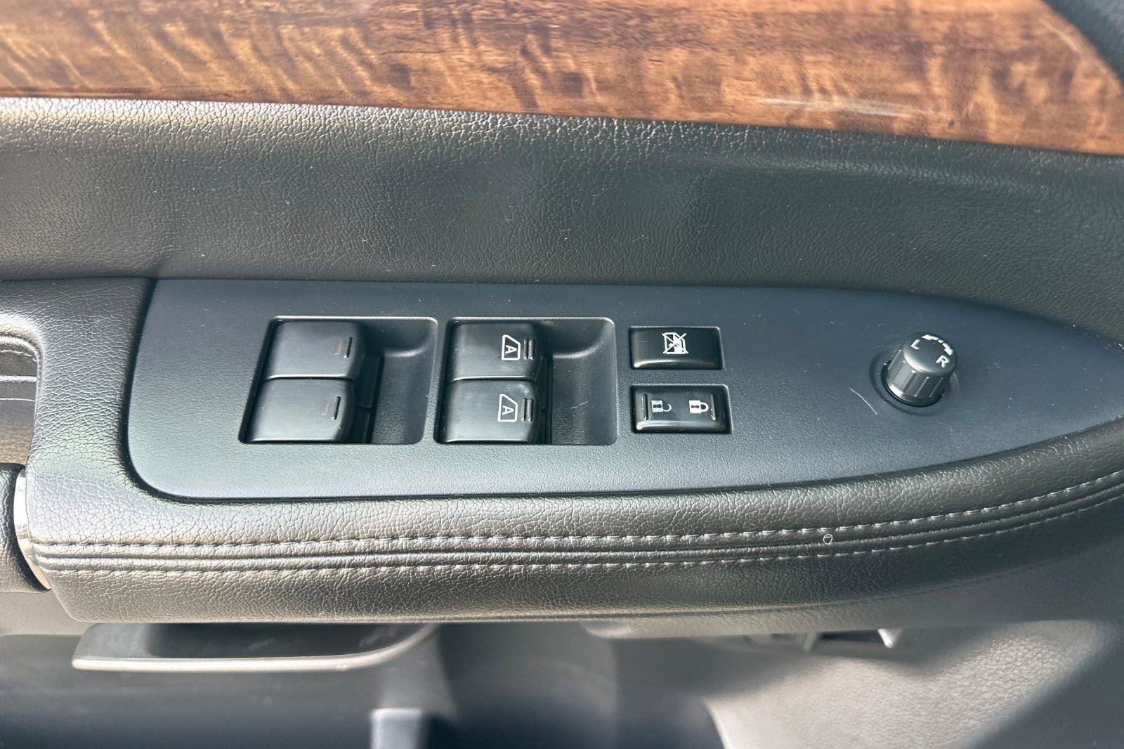 Used 2014 Nissan Armada SL image 10