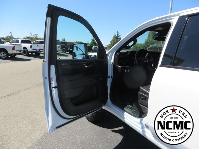 Used 2025 GMC Sierra 2500 AT4 AWD/4WD image 15