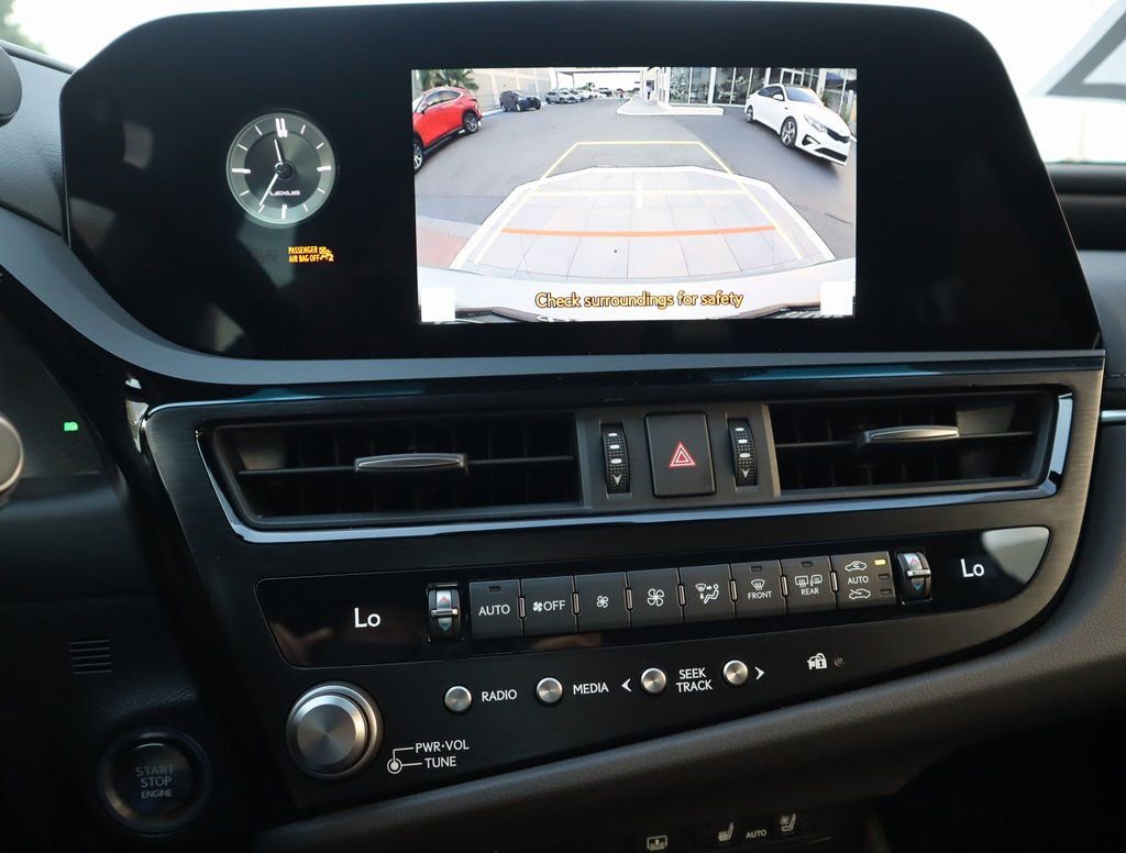 Used 2025 Lexus ES 300h w/ Premium Package FWD image 26
