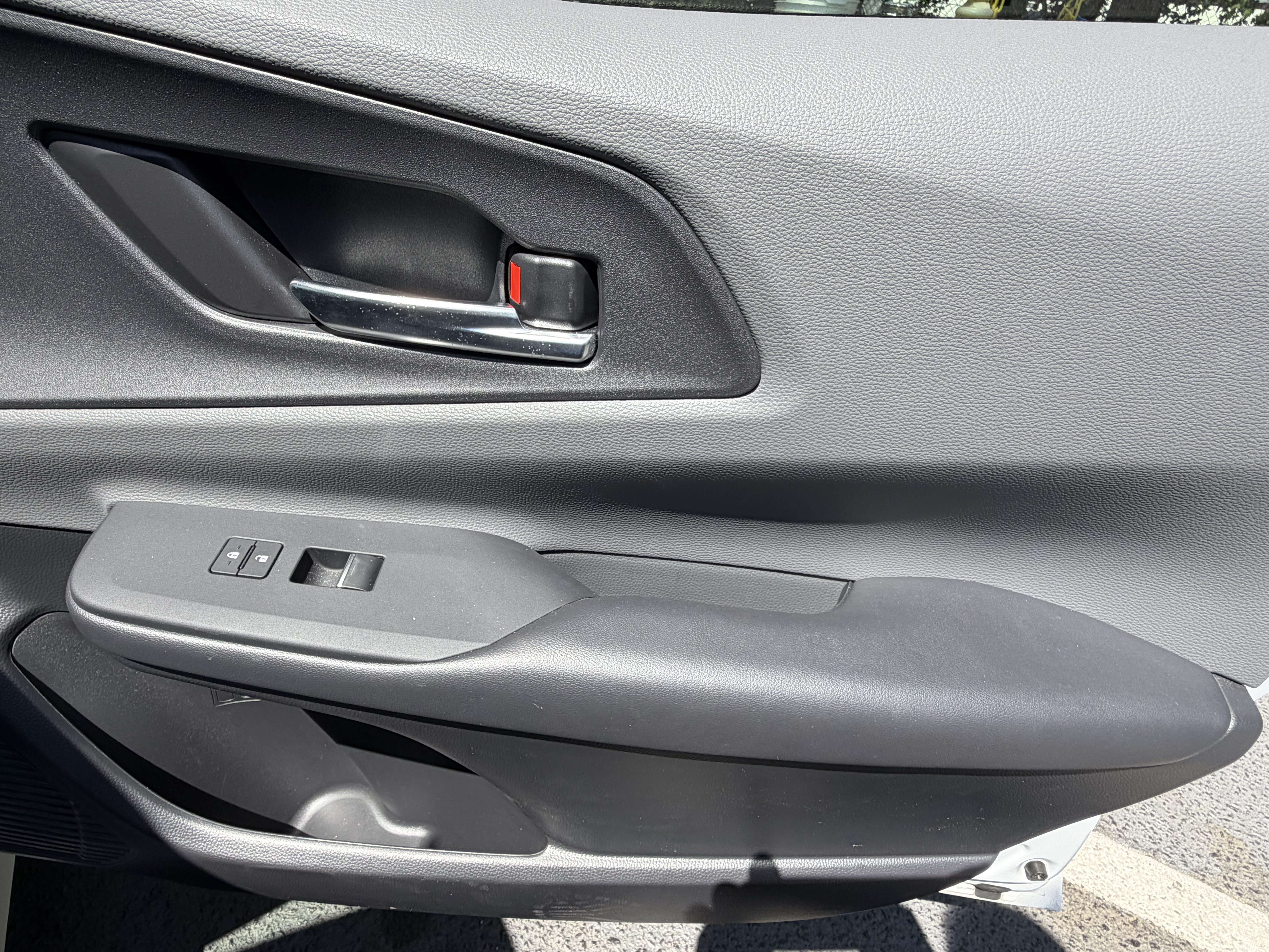 Used 2024 Toyota Prius XLE FWD image 40