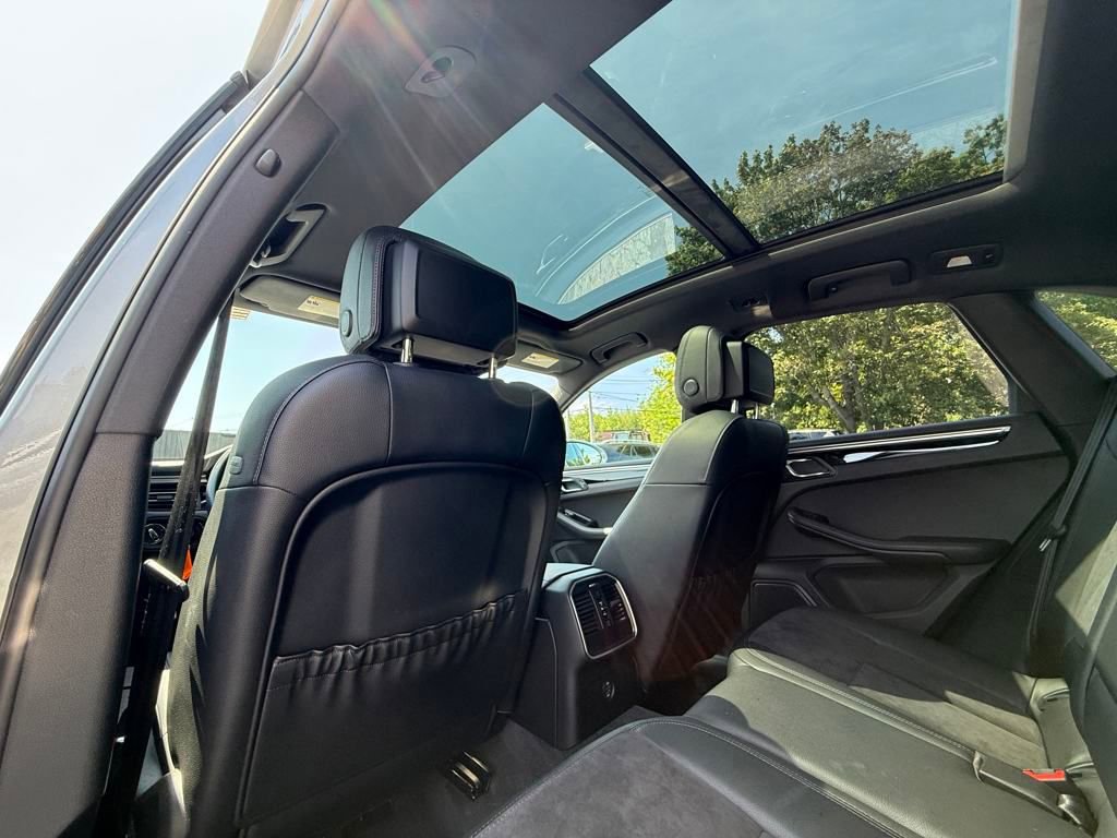 Used 2019 Porsche Macan AWD/4WD image 16