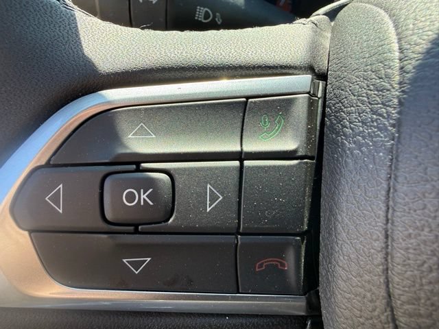 Used 2024 Jeep Compass Latitude w/ Convenience Group AWD/4WD image 17