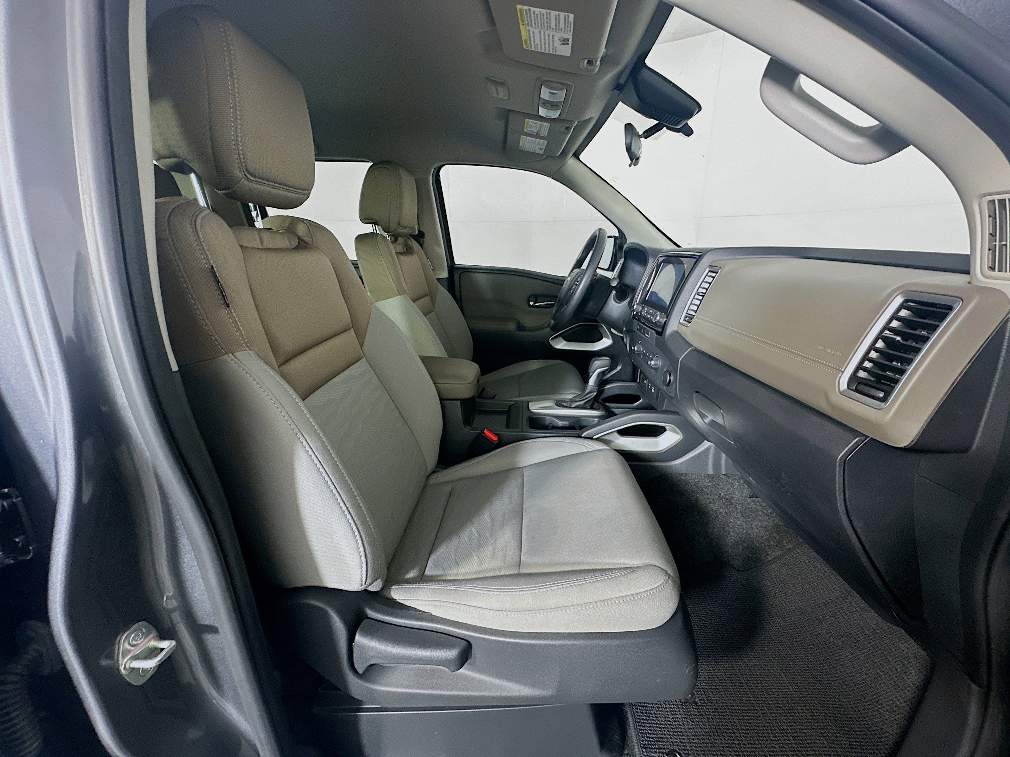 Used 2023 Nissan Frontier SV w/ Technology Package image 30