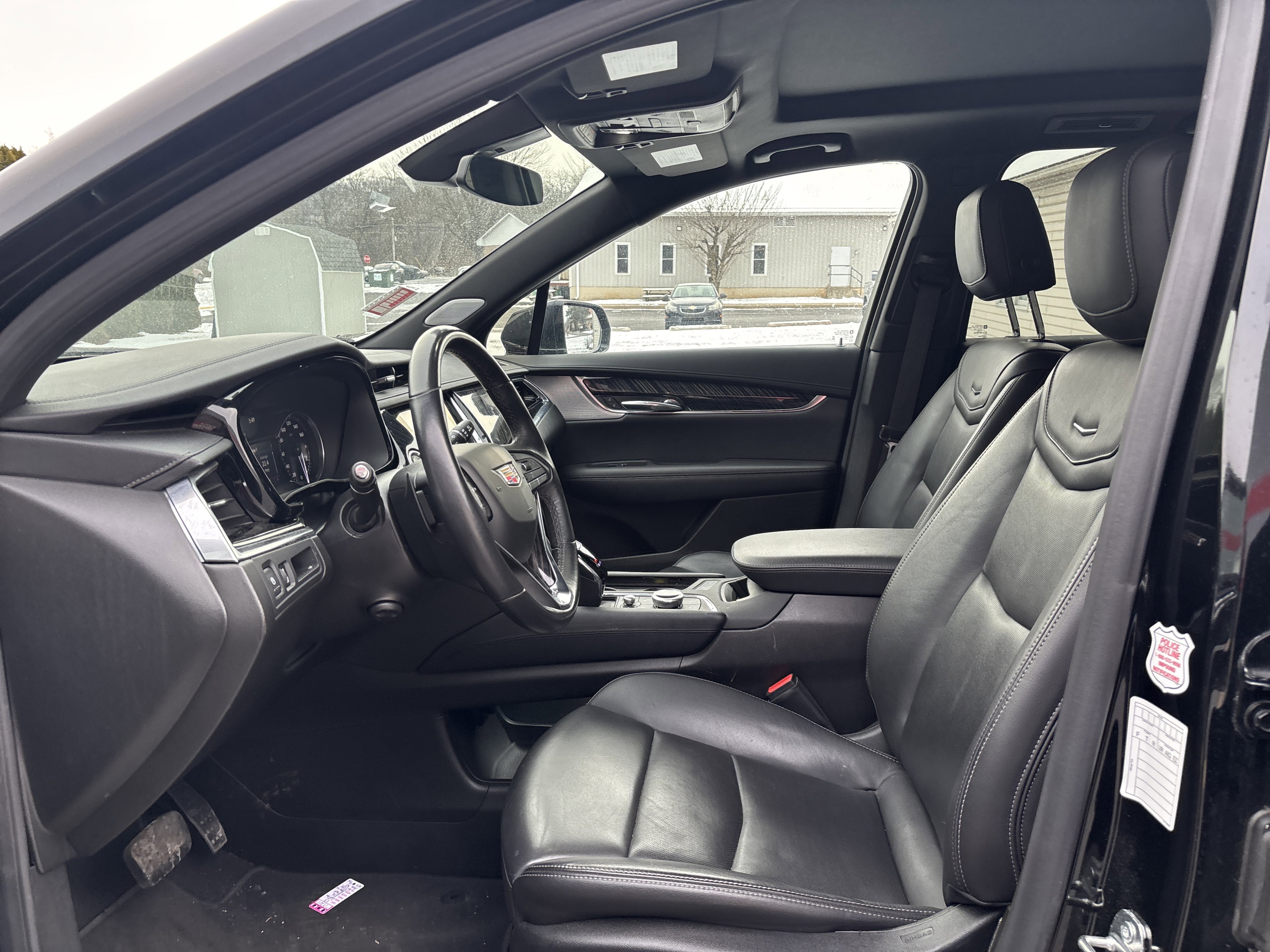 Used 2023 Cadillac XT6 Premium Luxury image 13