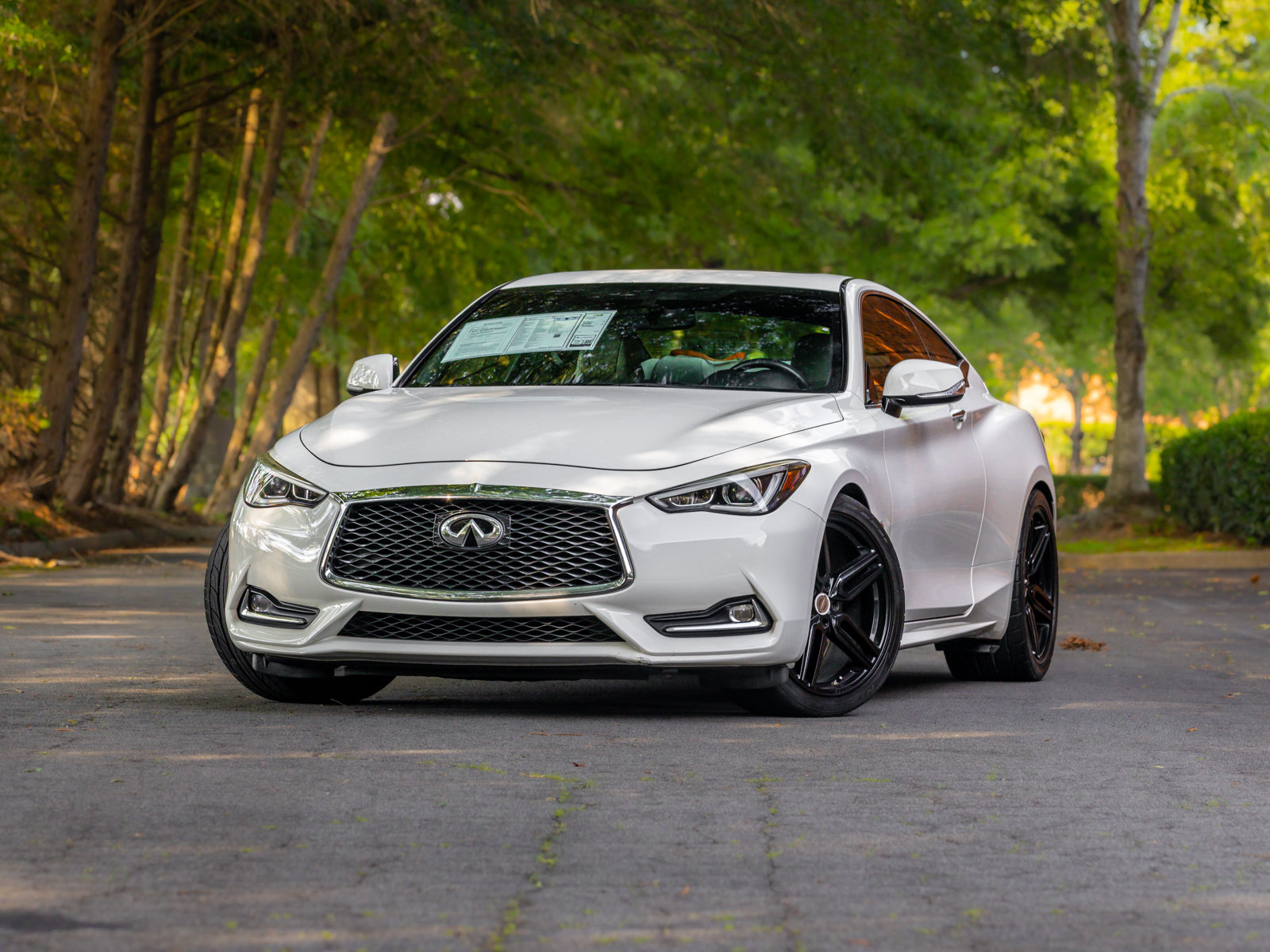 Used 2017 INFINITI Q60 3.0t w/ Premium Plus Package 3.0T RWD image 2