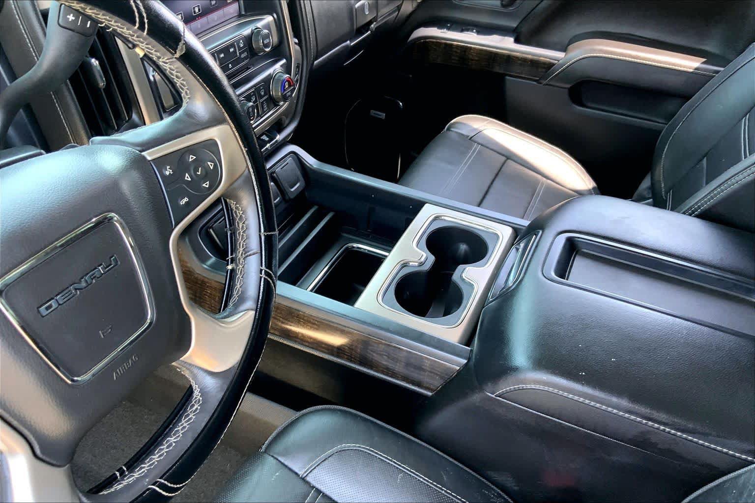 Used 2015 GMC Sierra 2500 Denali w/ Duramax Plus Package AWD/4WD image 17