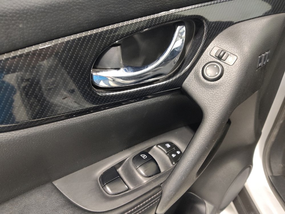 Used 2018 Nissan Rogue SL image 27