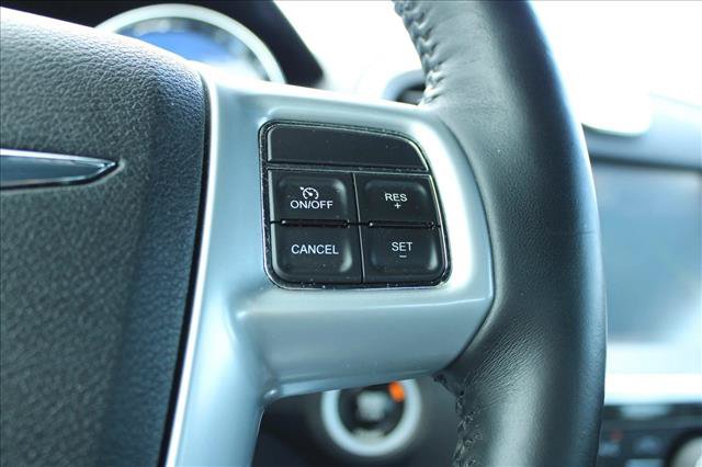 Used 2014 Chrysler 300 C AWD/4WD image 27