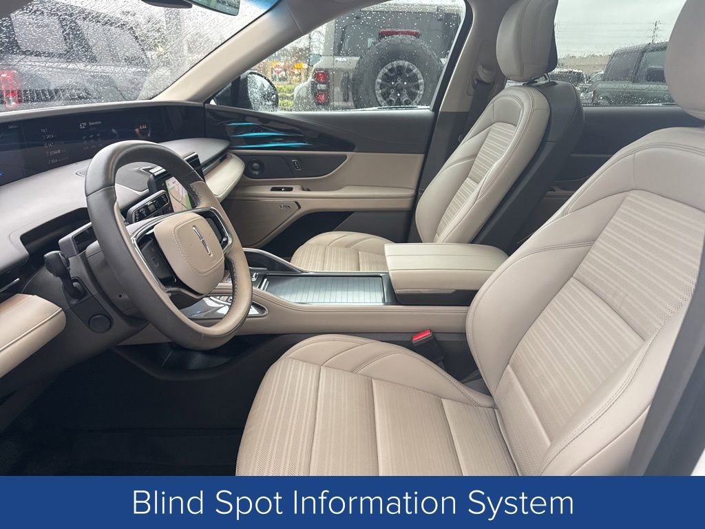 Used 2024 Lincoln Nautilus Reserve w/ Equipment Group 202A image 8