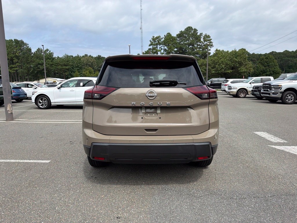 Used 2025 Nissan Rogue SV FWD image 6
