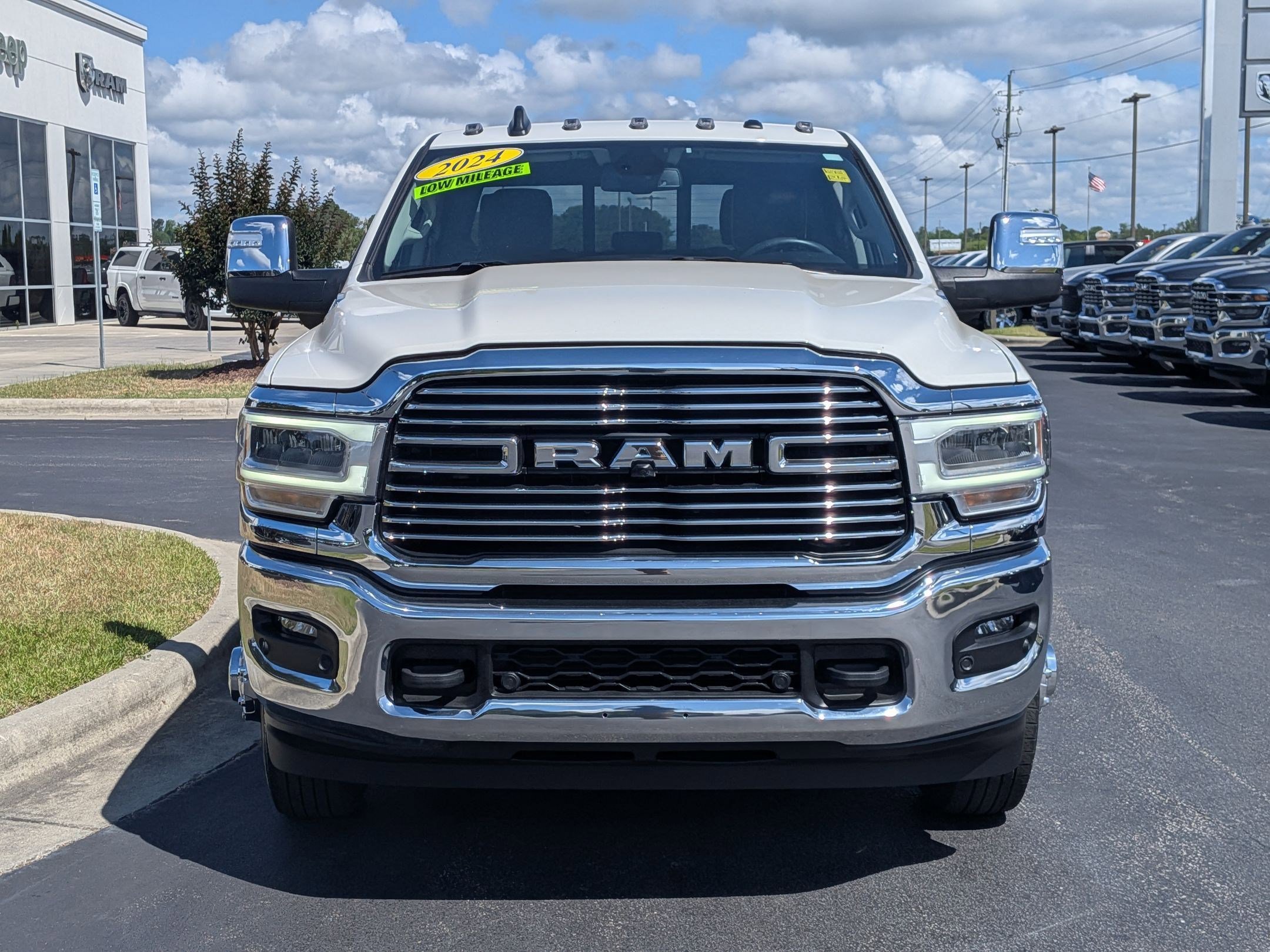 Used 2024 RAM 3500 Laramie w/ Towing Technology Group AWD/4WD image 2