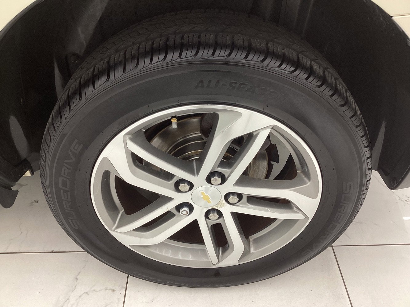 Used 2016 Chevrolet Equinox LTZ w/ Enhanced Convenience Package image 46