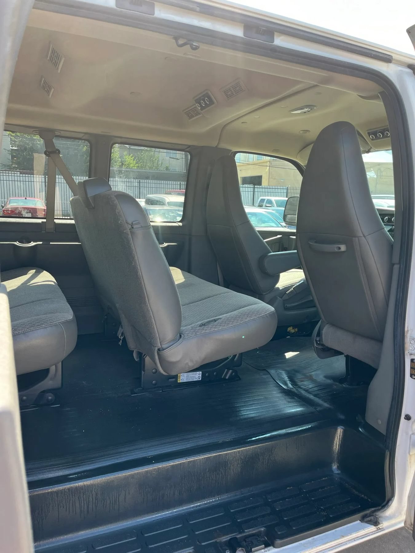 Used 2020 Chevrolet Express 2500 LS w/ Driver Convenience Package RWD image 33