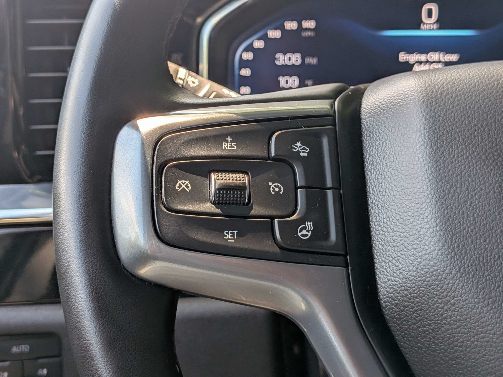 Used 2025 Chevrolet Silverado 1500 LT AWD/4WD image 24