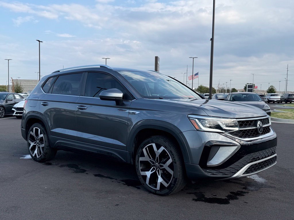 Used 2022 Volkswagen Taos SEL AWD/4WD image 3