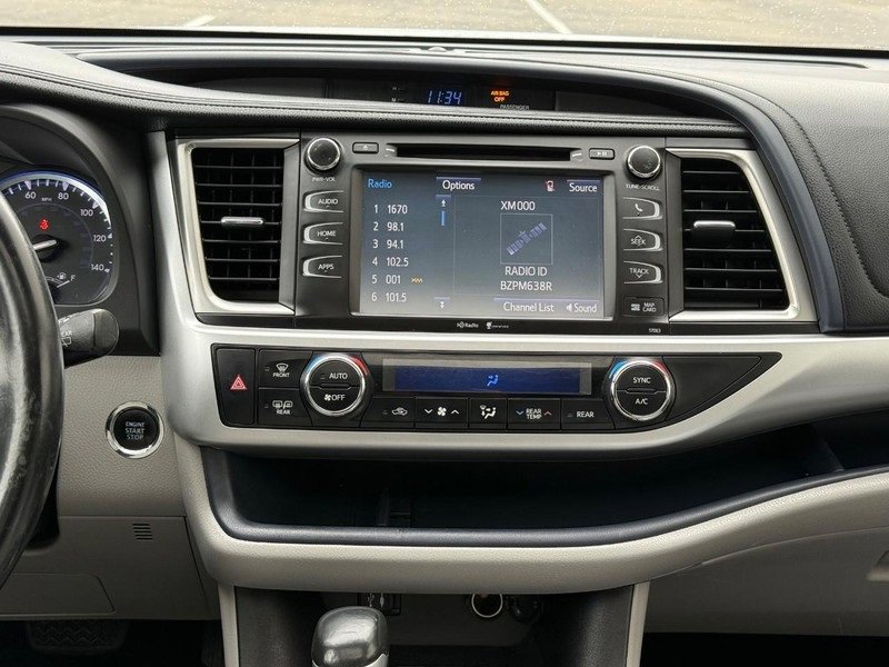 Used 2015 Toyota Highlander XLE image 11