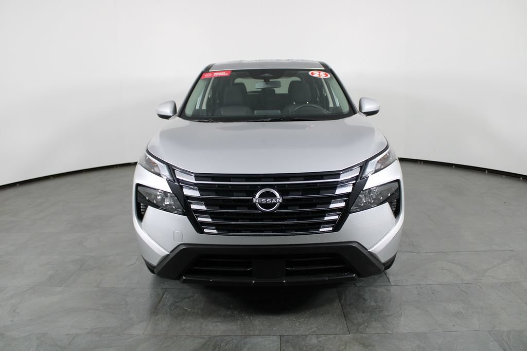 Certified 2025 Nissan Rogue SV FWD image 13