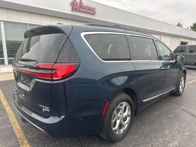 Used 2022 Chrysler Pacifica Limited image 11