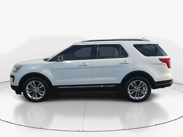 Used 2018 Ford Explorer XLT w/ Equipment Group 202A image 8