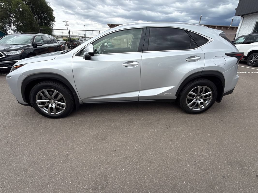 Used 2016 Lexus NX 300h AWD w/ Luxury Package image 4