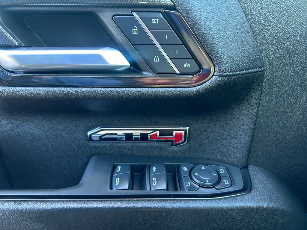 Used 2024 GMC Sierra 1500 AT4 w/ Technology Package image 18