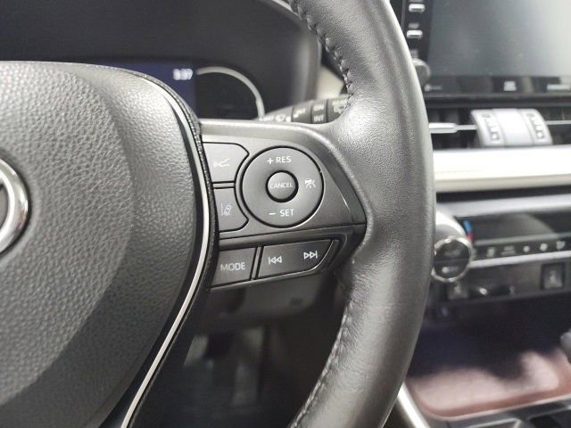 Used 2020 Toyota RAV4 Limited w/ All Weather Liner Package image 31