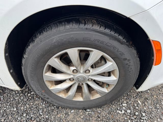 Used 2019 Chrysler Pacifica Touring-L image 10