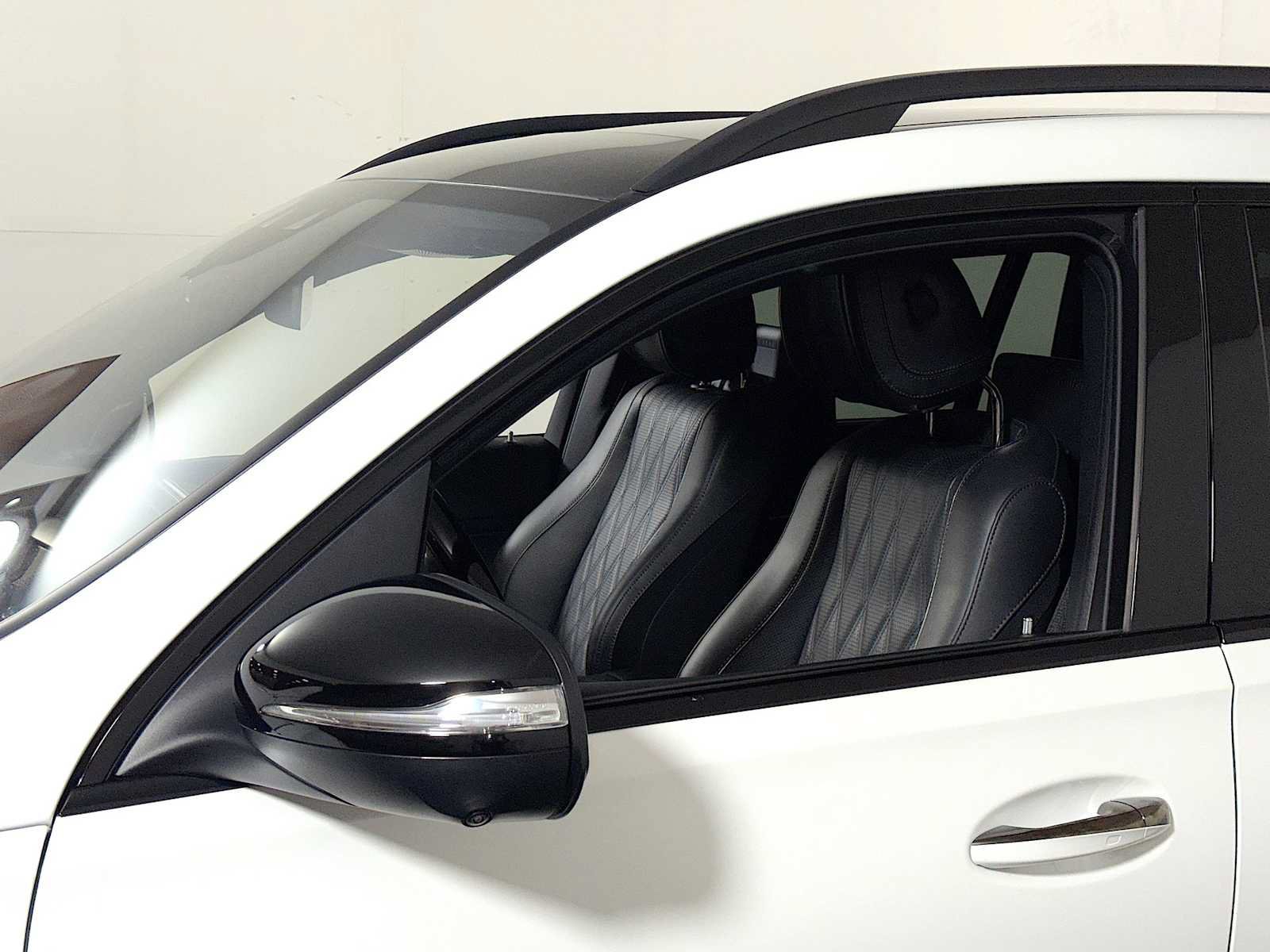 Used 2025 Mercedes-Benz Maybach GLS 600 4MATIC image 29