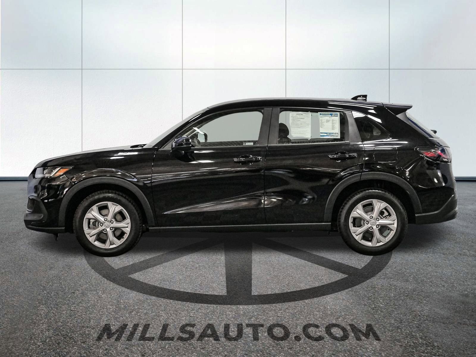 Used 2023 Honda HR-V LX image 3