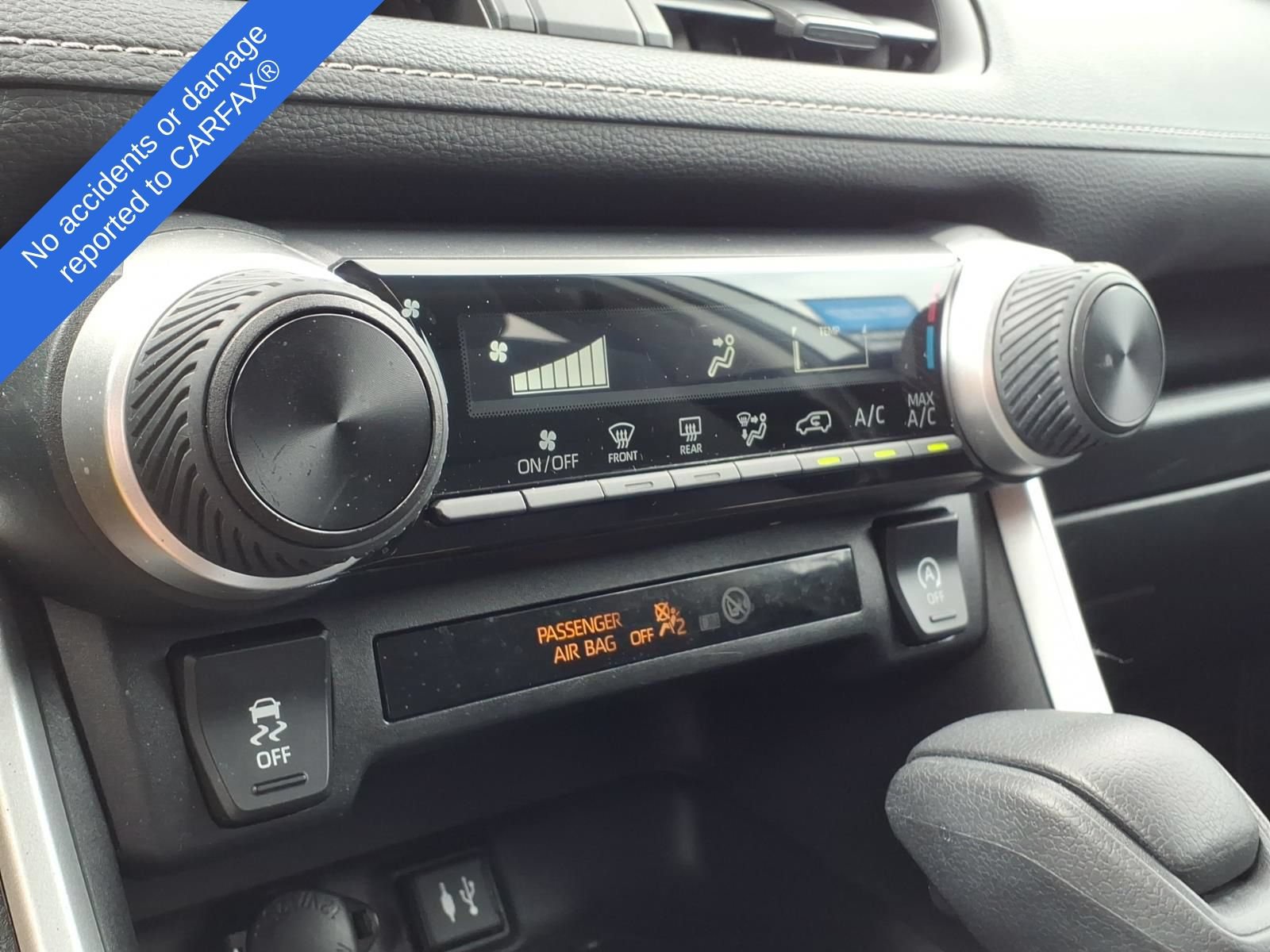 Used 2019 Toyota RAV4 LE AWD/4WD image 28