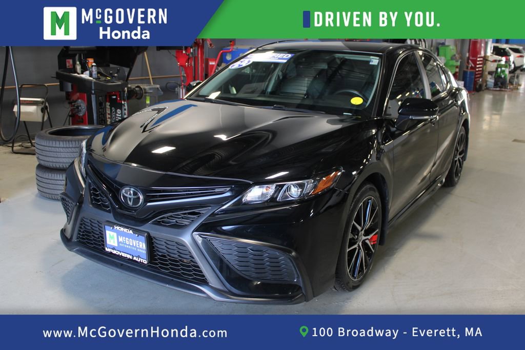 Used 2024 Toyota Camry SE AWD/4WD image 1