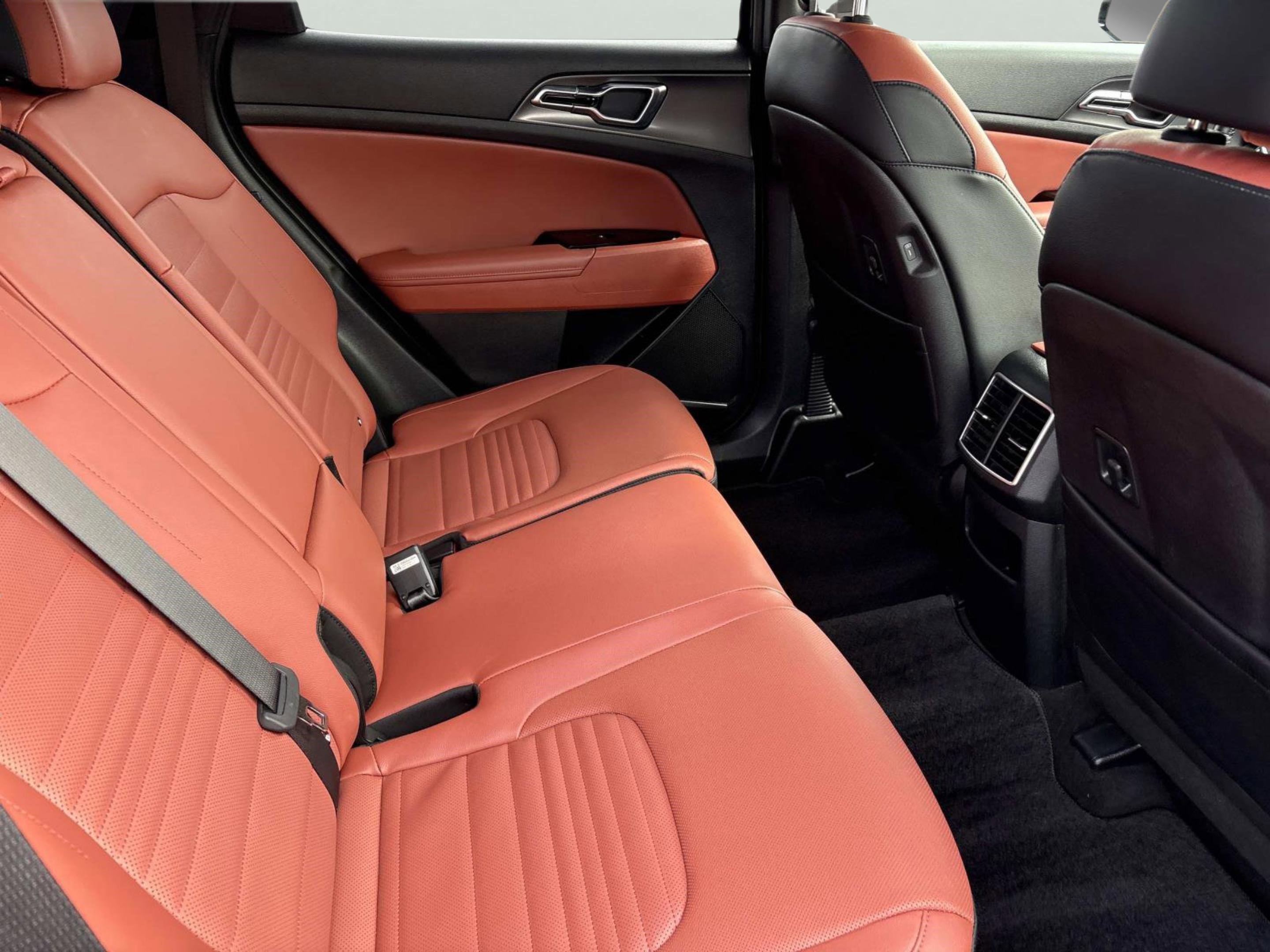 Used 2023 Kia Sportage SX image 19