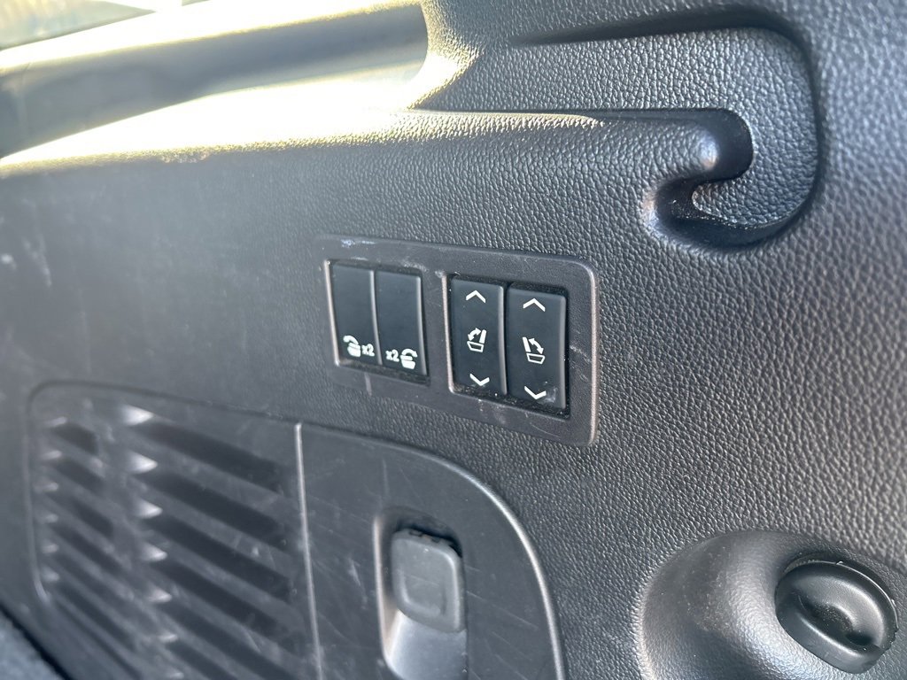 Used 2019 GMC Yukon XL SLT image 16