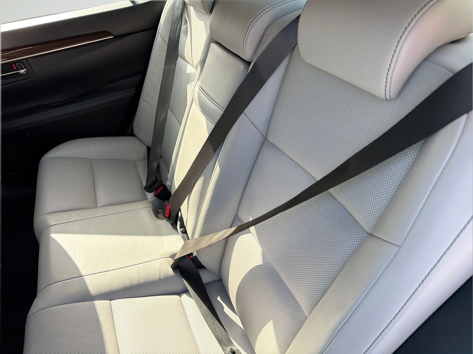 Used 2015 Lexus ES 350 w/ Luxury Package FWD image 34