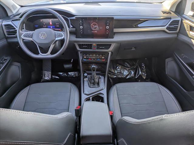 Certified 2025 Volkswagen Taos SE image 14