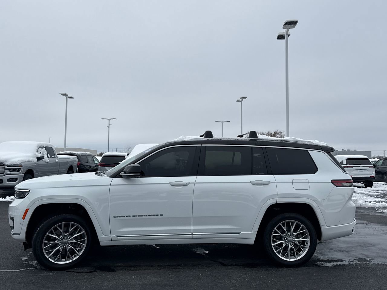 Used 2023 Jeep Grand Cherokee L Summit w/ Advanced Protech Group IV image 6