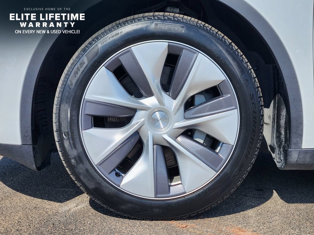 Used 2024 Tesla Model Y Long Range AWD/4WD image 10