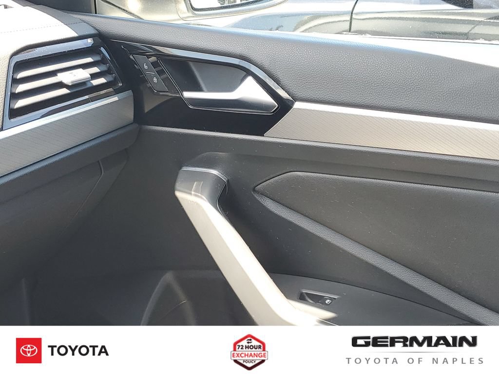 Used 2020 Volkswagen Jetta R-Line w/ R-Line Cold Weather Package FWD image 29