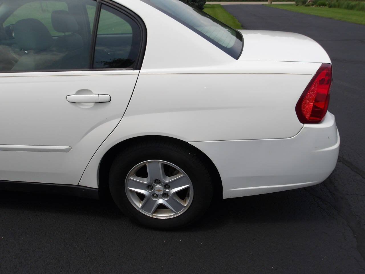 Used 2004 Chevrolet Malibu LS FWD image 30