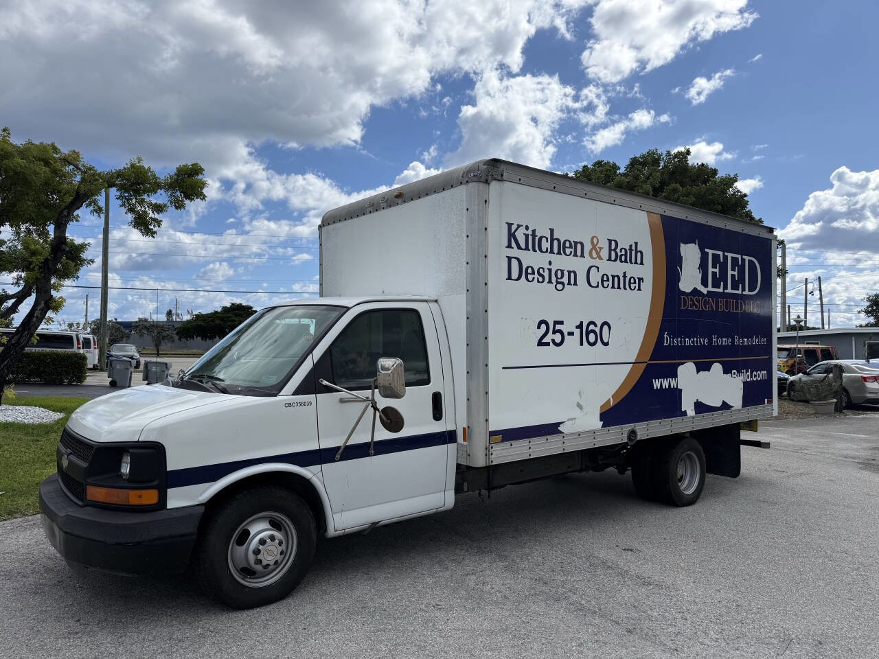 Used 2005 Chevrolet Express 3500 image 1