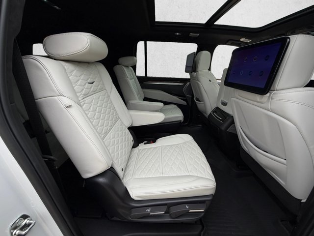 Used 2025 Cadillac Escalade ESV Sport Platinum w/ LPO, Floor Liner Package AWD/4WD image 23