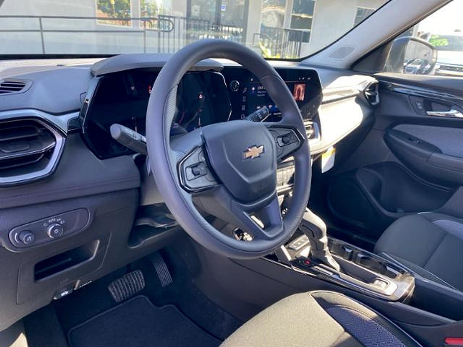 Used 2026 Chevrolet TrailBlazer LS w/ LS Convenience Package FWD image 28