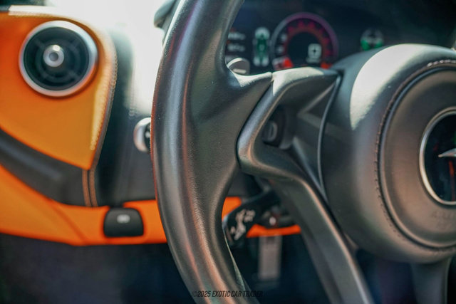 Used 2019 McLaren 570S Spider image 30